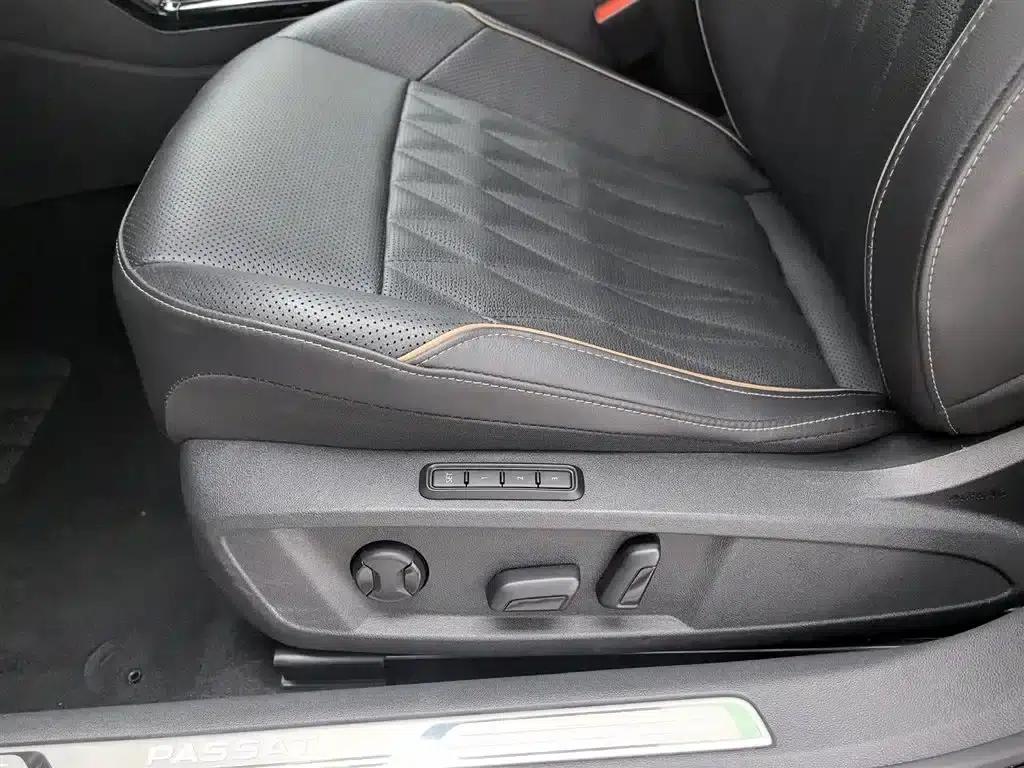 2021 Passat 330TSI Luxury Edition — миниатюра 20