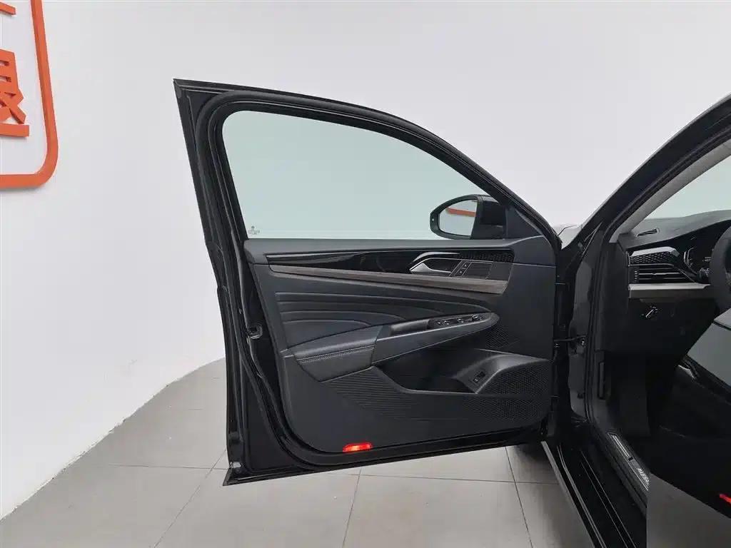 2021 Passat 330TSI Luxury Edition — миниатюра 8