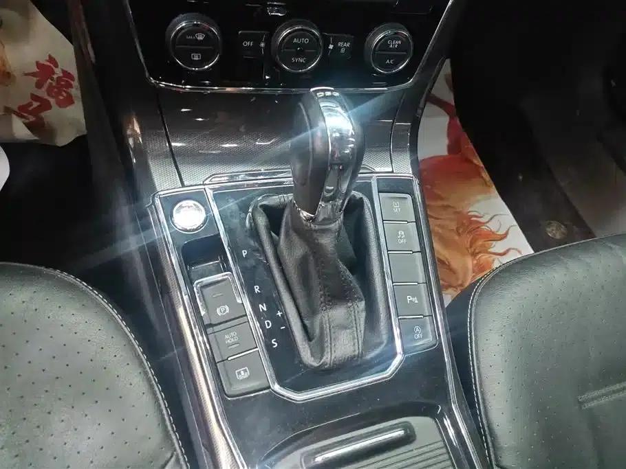 2017 Passat 330TSI DSG Royal Edition — миниатюра 16