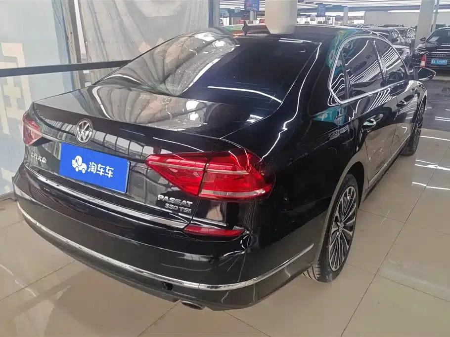 2017 Passat 330TSI DSG Royal Edition — миниатюра 3