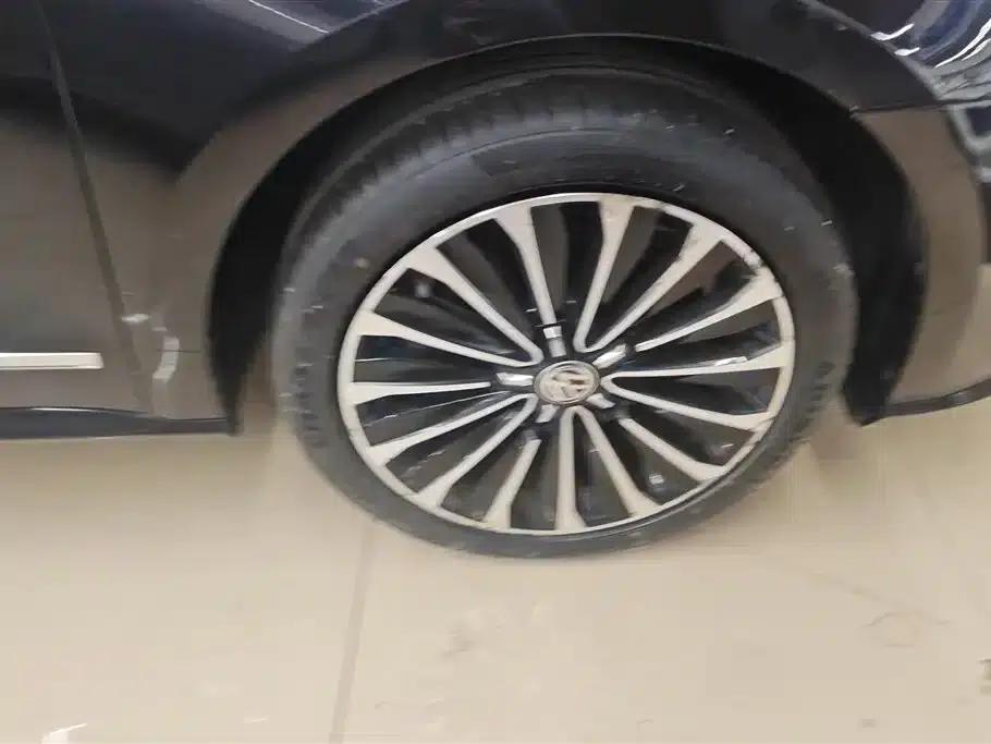 2017 Passat 330TSI DSG Royal Edition — миниатюра 6