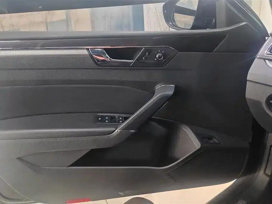 2017 Passat 330TSI DSG Royal Edition — миниатюра 7