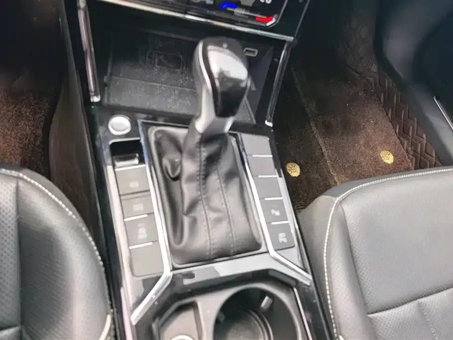 2024 Passat 380TSI Starry Sky Dragon Edition — миниатюра 16