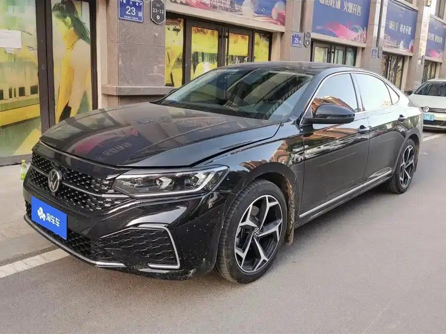 2025 Volkswagen Passat Outstanding Edition 380TSI Starry Sky Dragon Edition — миниатюра 1