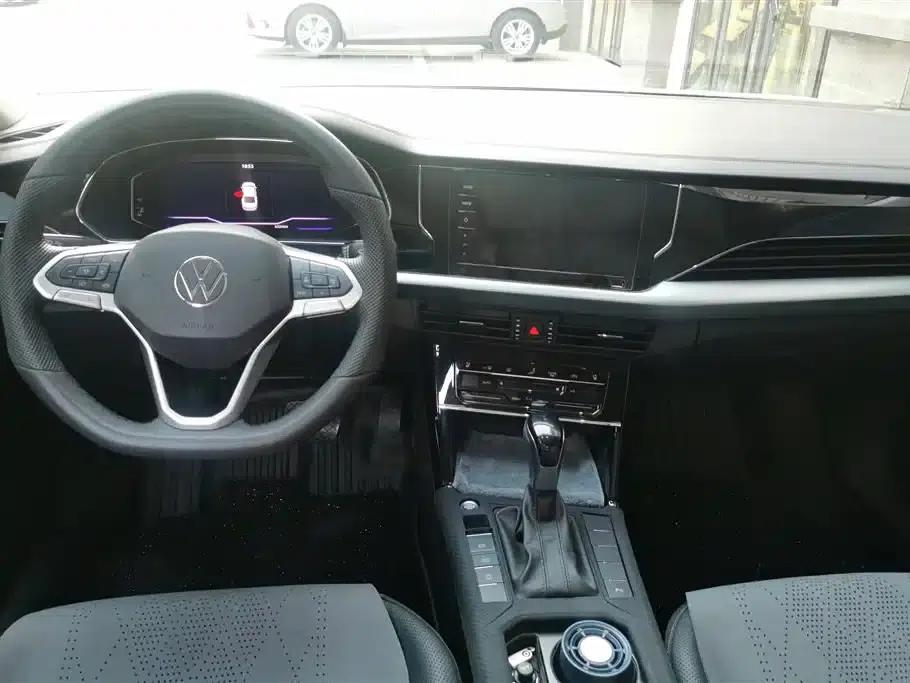 2025 Volkswagen Passat Outstanding Edition 380TSI Starry Sky Dragon Edition — миниатюра 12