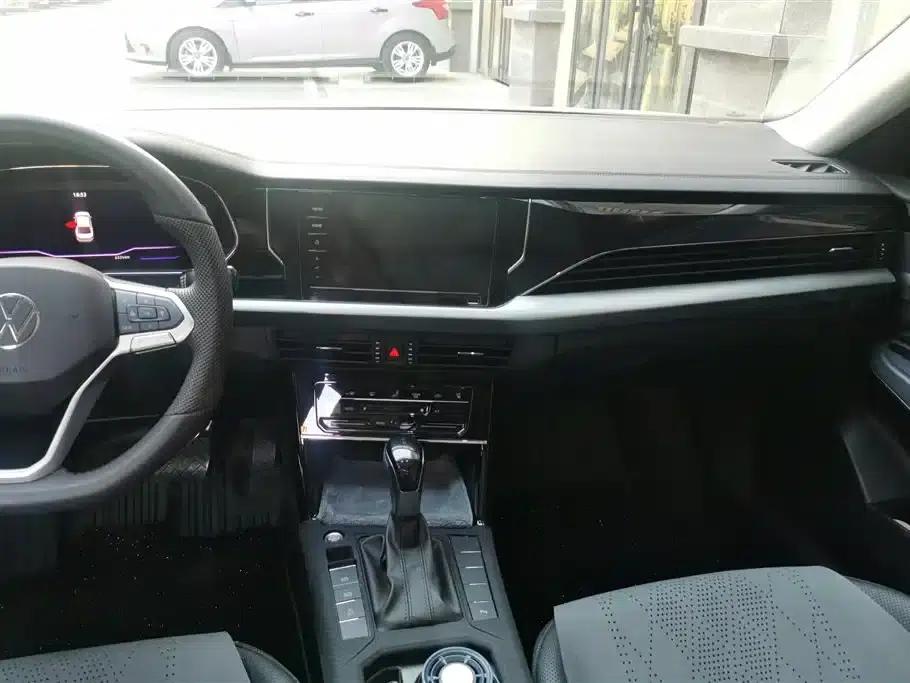 2025 Volkswagen Passat Outstanding Edition 380TSI Starry Sky Dragon Edition — миниатюра 13