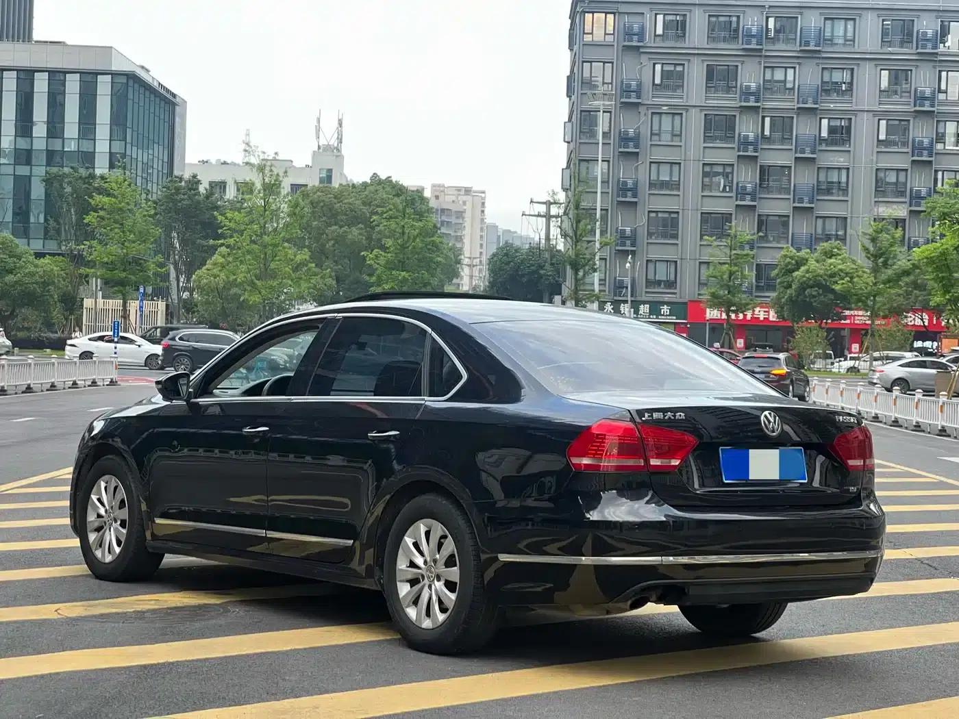 2013 Passat 1.8TSI DSG Premium Edition — миниатюра 4
