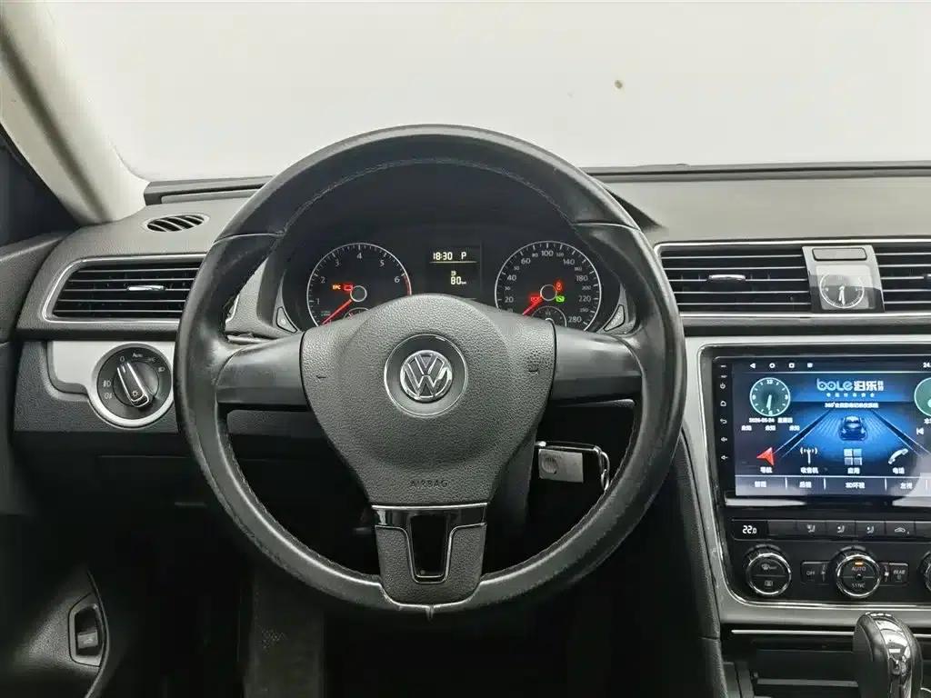 2011 Passat 1.8TSI DSG Premium Edition — миниатюра 11