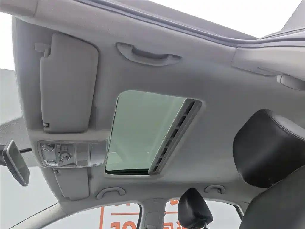 2011 Passat 1.8TSI DSG Premium Edition — миниатюра 14