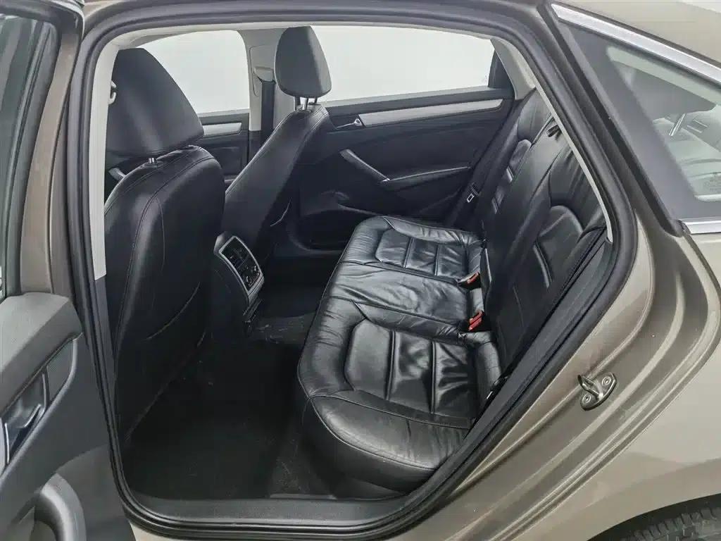 2011 Passat 1.8TSI DSG Premium Edition — миниатюра 15