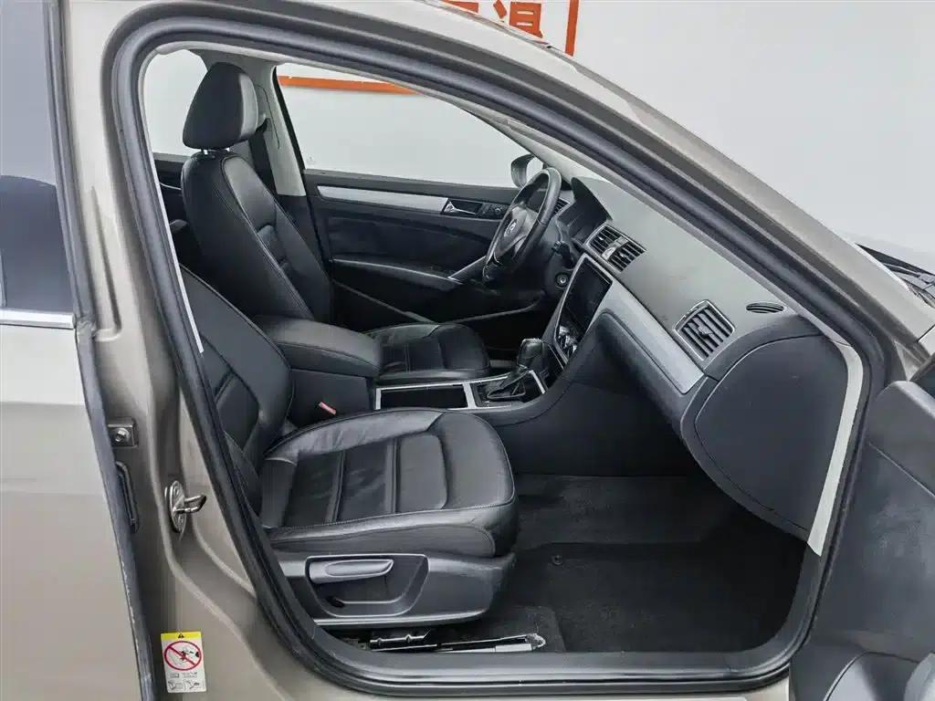 2011 Passat 1.8TSI DSG Premium Edition — миниатюра 23