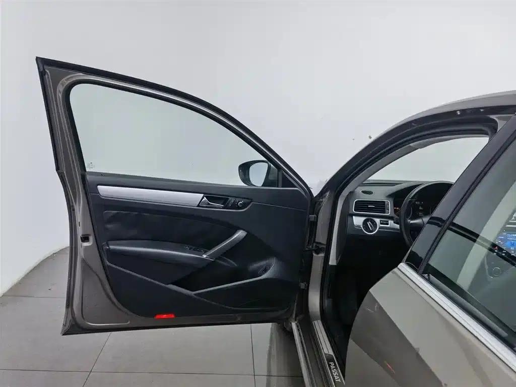 2011 Passat 1.8TSI DSG Premium Edition — миниатюра 8