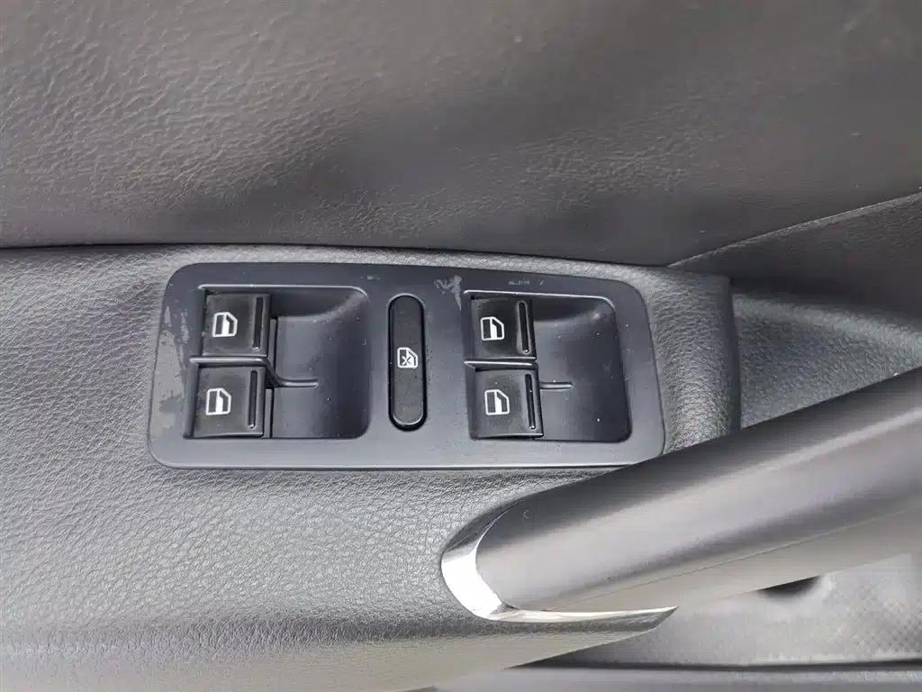2011 Passat 1.8TSI DSG Premium Edition — миниатюра 9