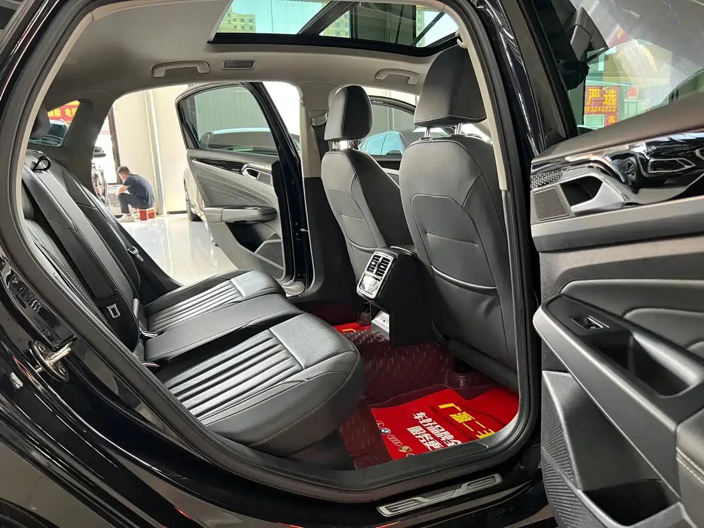 2023 Passat 330TSI Elite Edition — миниатюра 10