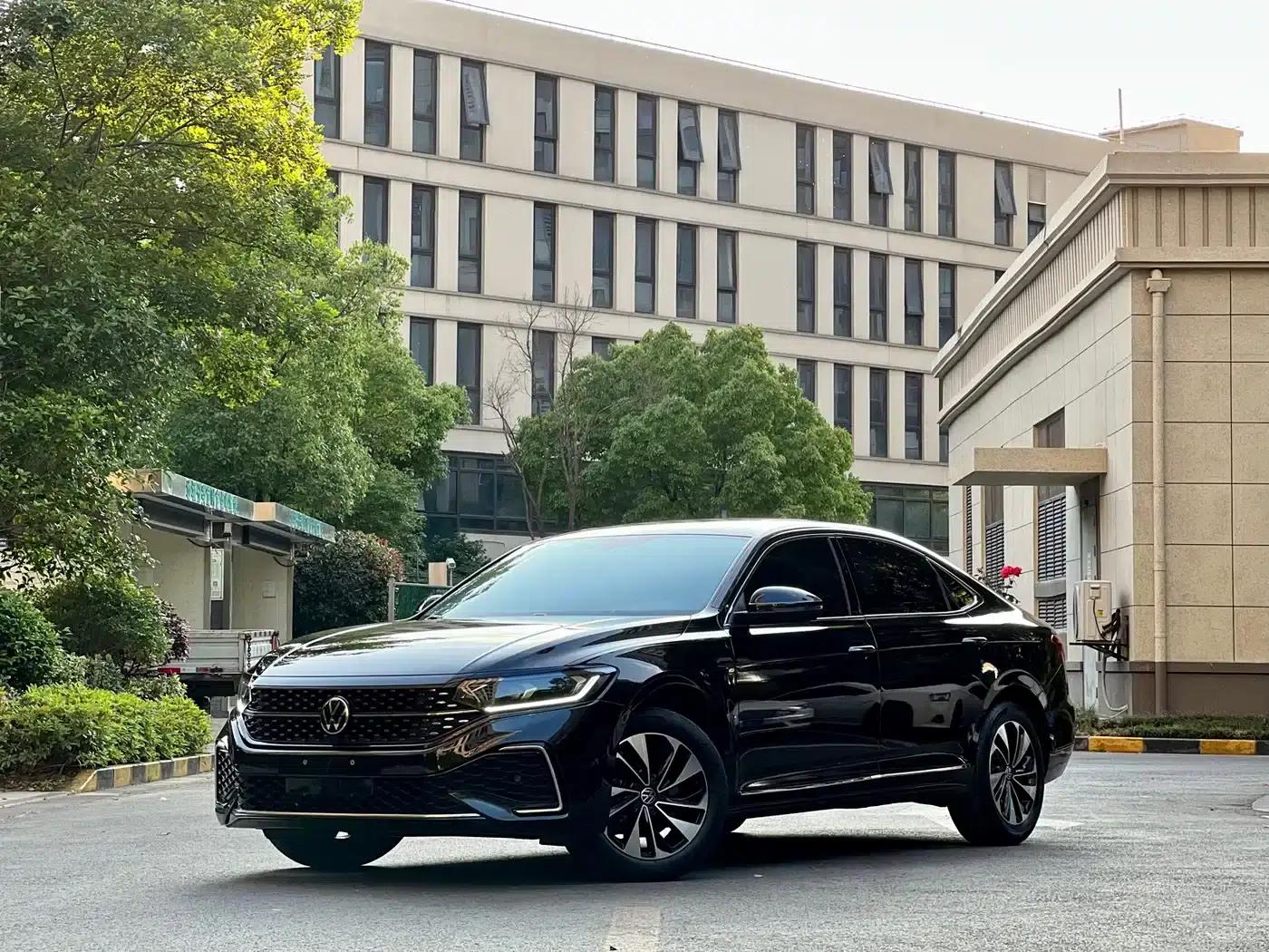 2023 Passat Facelift 330TSI Starry Sky Elite Edition — миниатюра 1