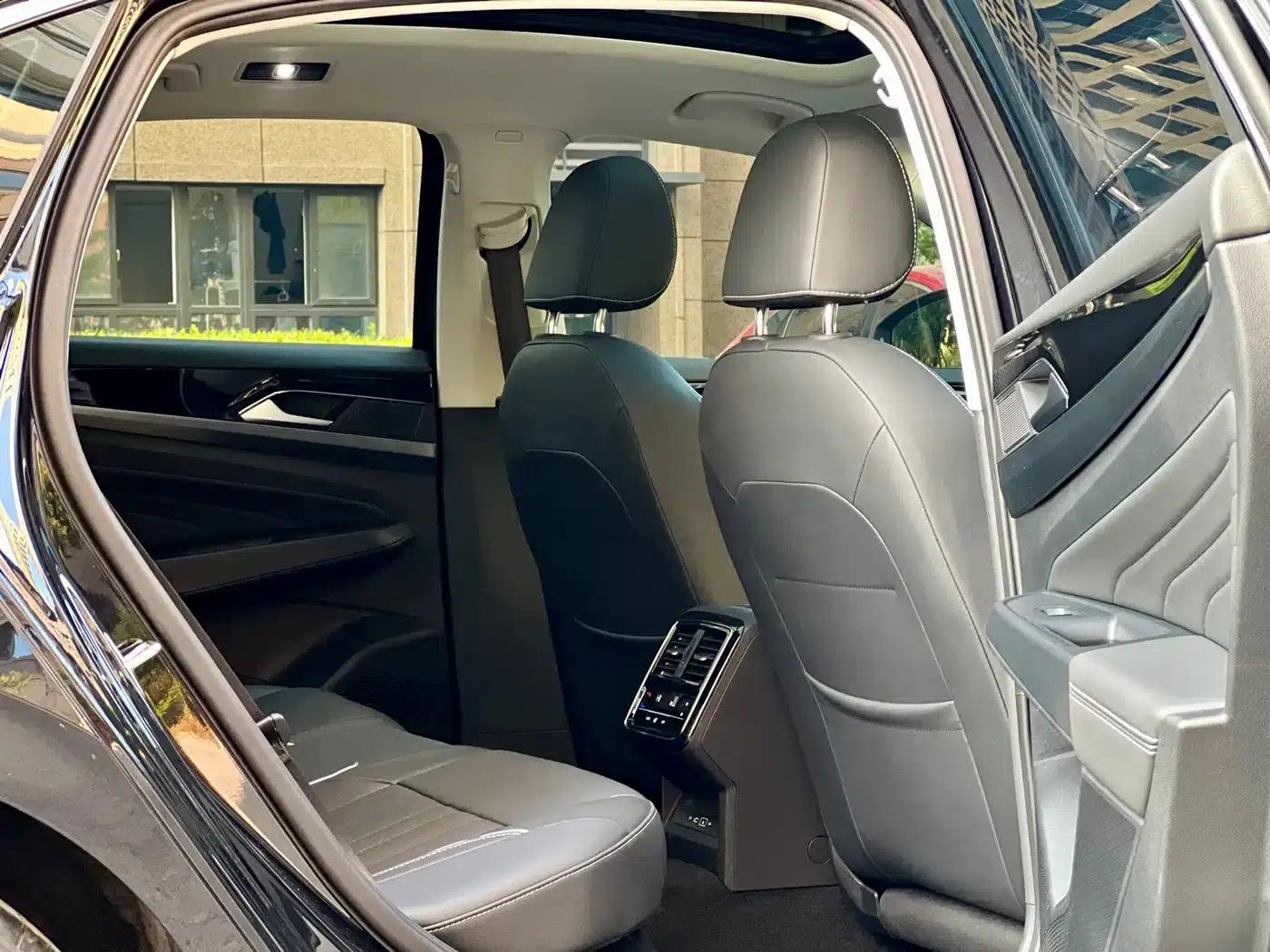2023 Passat Facelift 330TSI Starry Sky Elite Edition — миниатюра 14