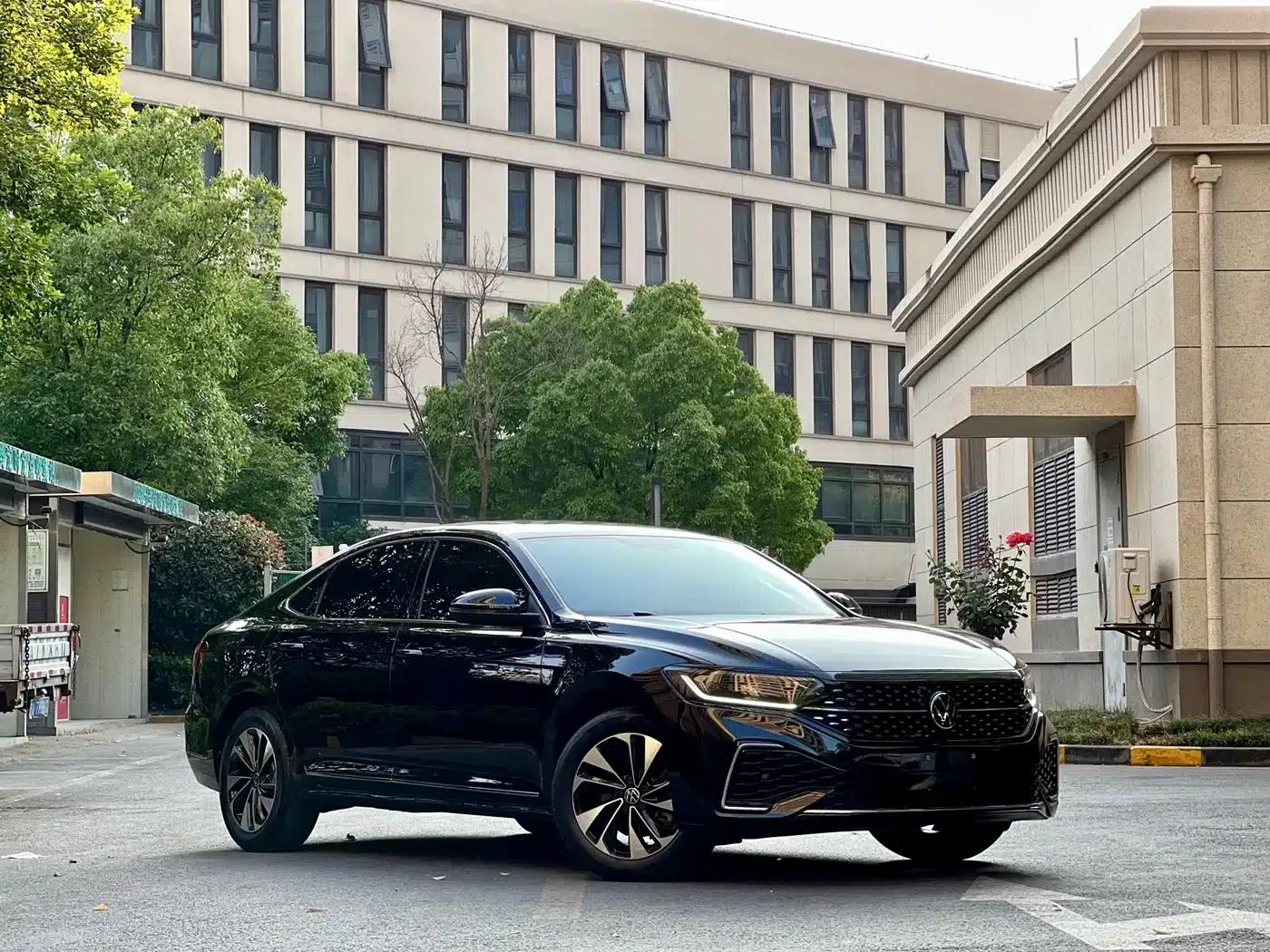 2023 Passat Facelift 330TSI Starry Sky Elite Edition — миниатюра 3