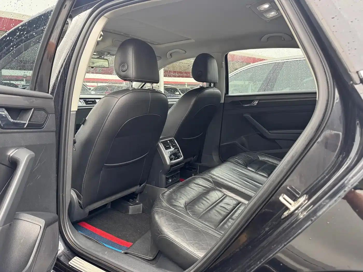2016 Passat 330TSI DSG Premium Edition — миниатюра 4
