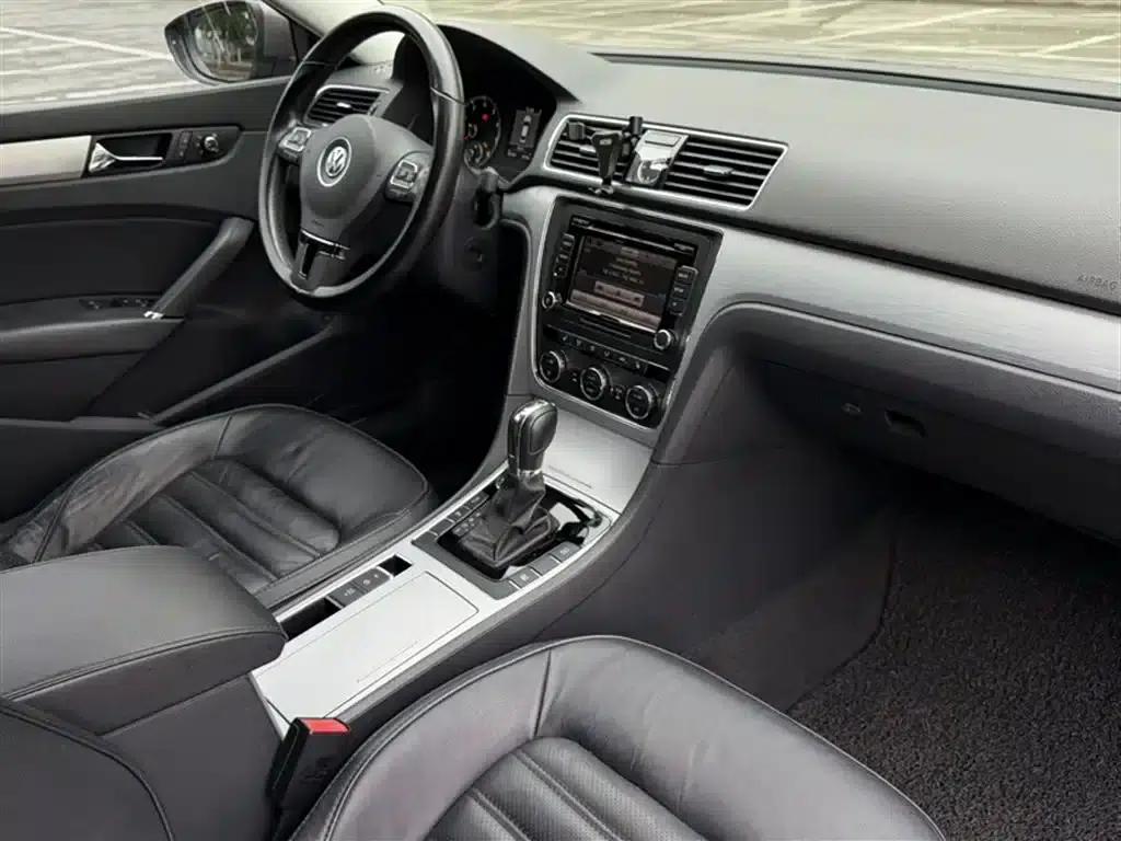 2014 Passat 2.0TSI DSG Royal Edition — миниатюра 12