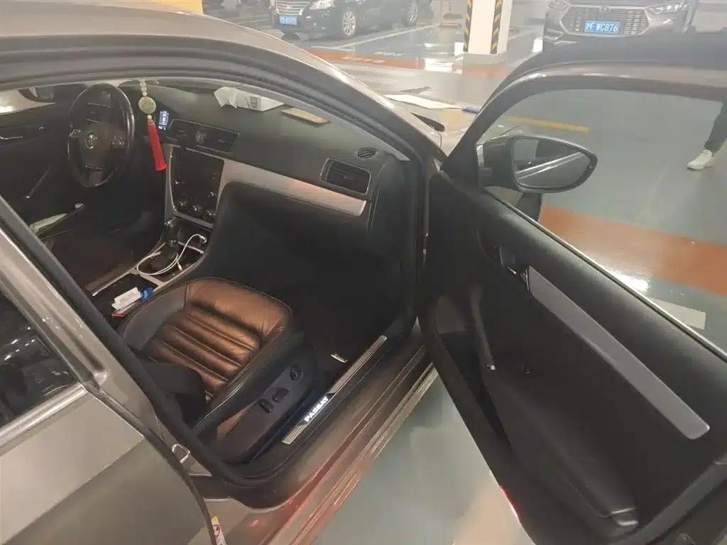 2014 Passat 2.0TSI DSG Royal Edition — миниатюра 19