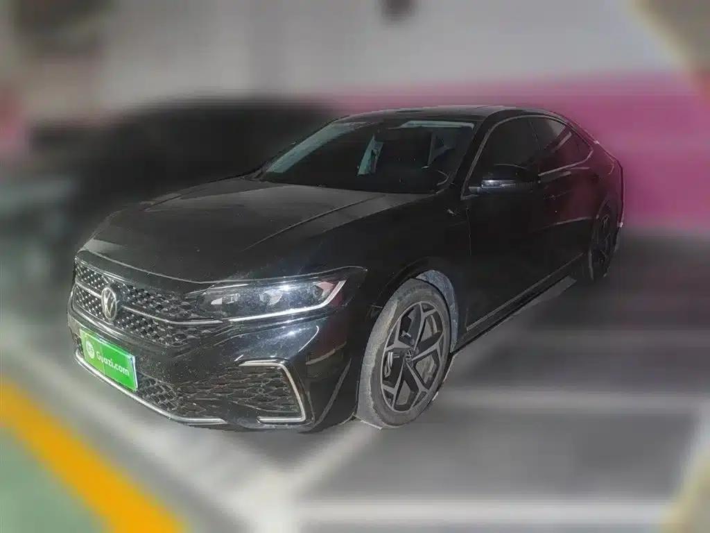 2022 Volkswagen Passat 330TSI Starry Sky Elite Edition — миниатюра 1