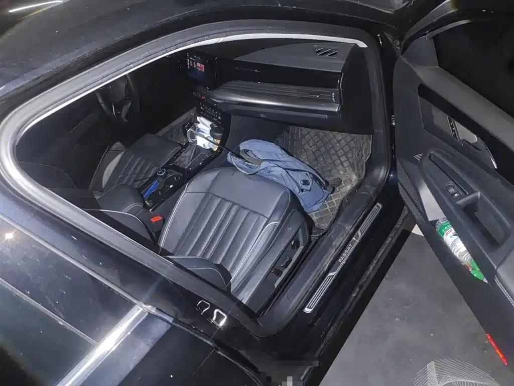 2022 Volkswagen Passat 330TSI Starry Sky Elite Edition — миниатюра 22
