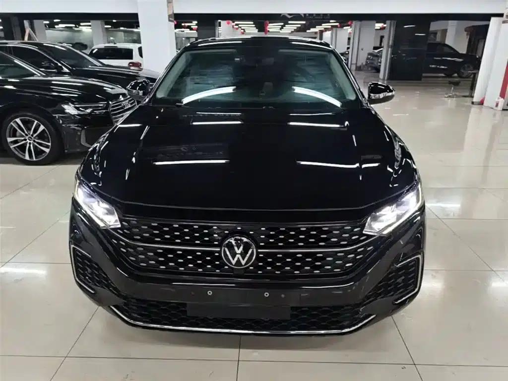 2023 Passat Facelift 330TSI Starry Sky Elite Edition — миниатюра 3