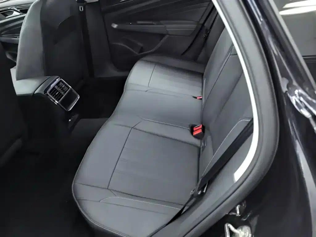 2025 Passat Outstanding Edition 280TSI Business Version — миниатюра 17