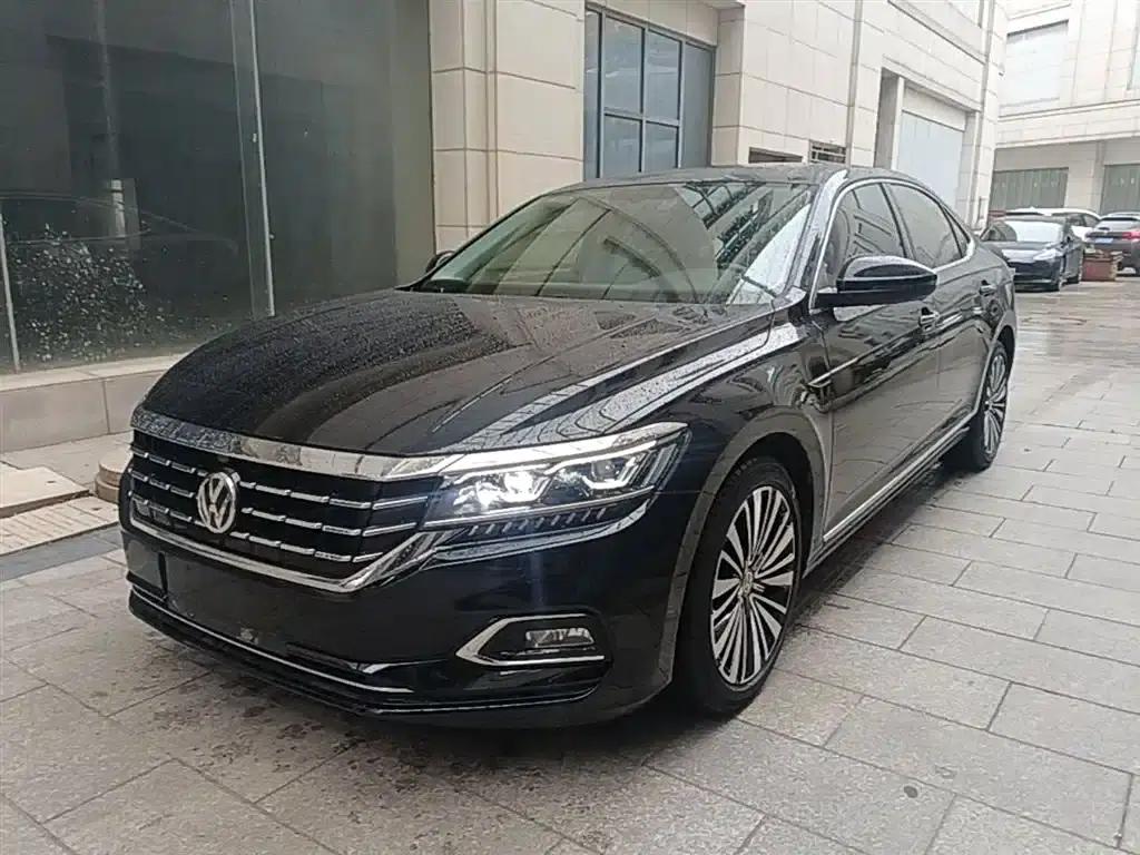 2019 Volkswagen Passat 330TSI Luxury Edition (China VI Emission Standard) — миниатюра 1