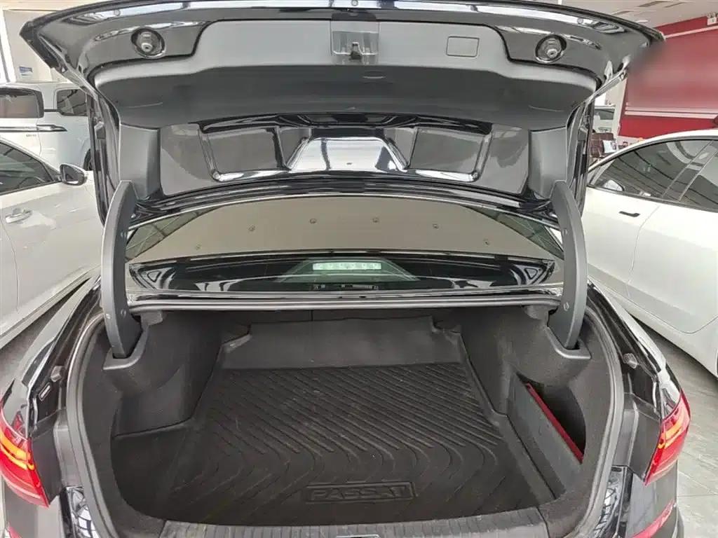 2023 Passat 330TSI Elite Edition — миниатюра 19