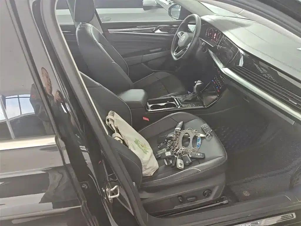 2023 Passat 330TSI Elite Edition — миниатюра 25