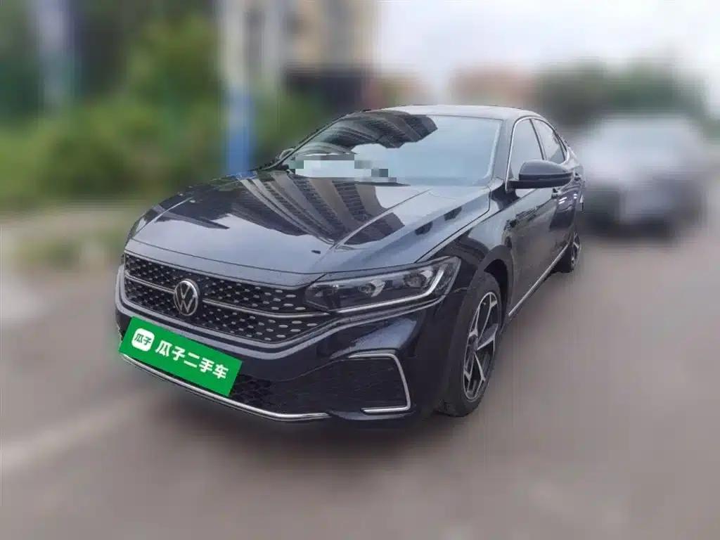 2025 Volkswagen Passat Outstanding Edition 330TSI Starry Sky Elite Edition — миниатюра 2