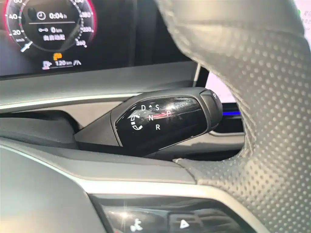 Tayron 2025 Tayron L 380TSI 4WD Luxury — миниатюра 14