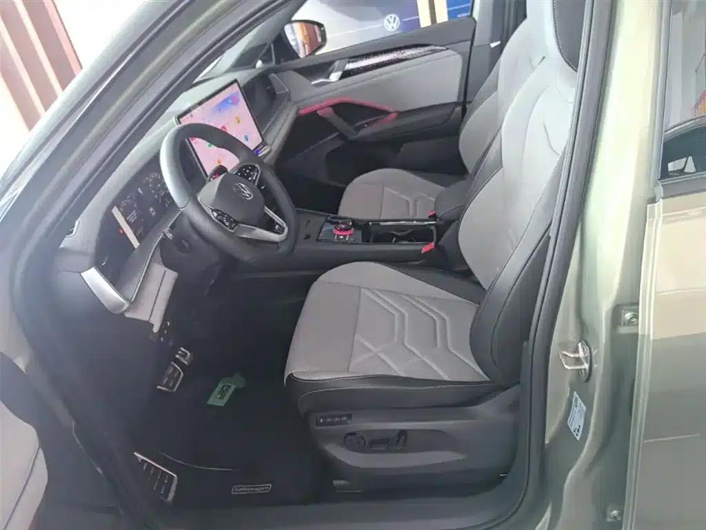 Tayron 2025 Tayron L 380TSI 4WD Luxury — миниатюра 15