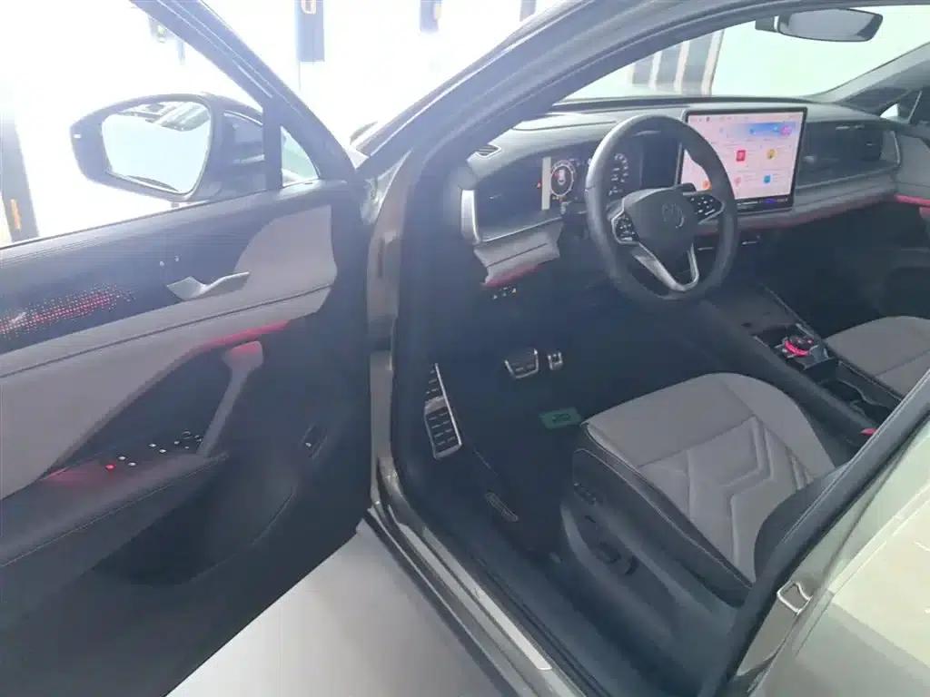 Tayron 2025 Tayron L 380TSI 4WD Luxury — миниатюра 16