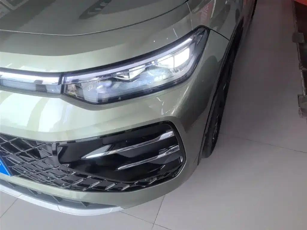 Tayron 2025 Tayron L 380TSI 4WD Luxury — миниатюра 24