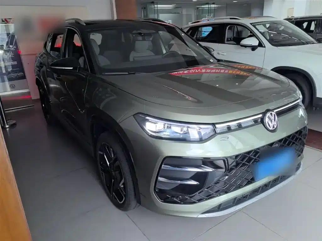 Tayron 2025 Tayron L 380TSI 4WD Luxury — миниатюра 4