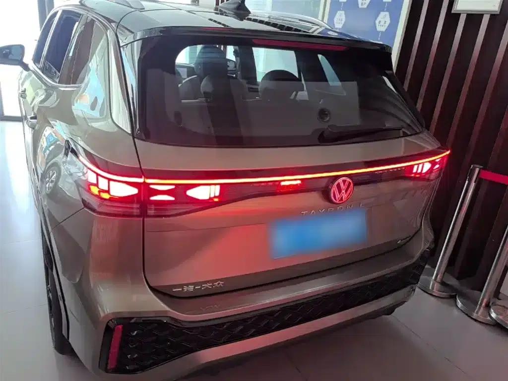 Tayron 2025 Tayron L 380TSI 4WD Luxury — миниатюра 6