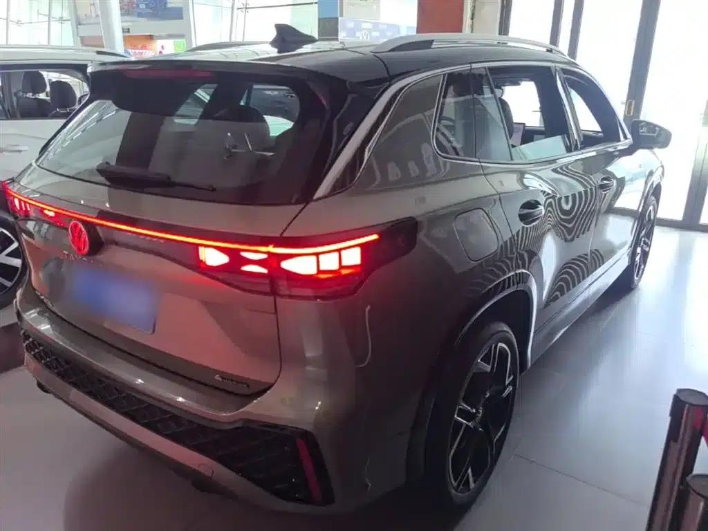 Tayron 2025 Tayron L 380TSI 4WD Luxury — миниатюра 7