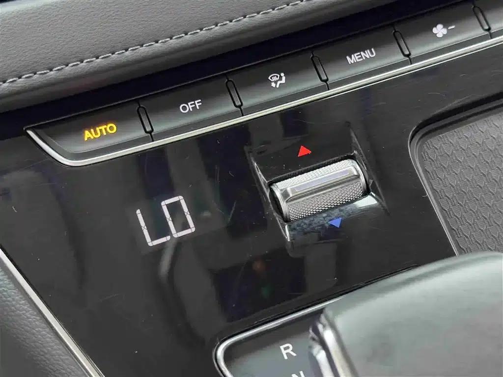 Hongqi HQ9 2023 2.0T Intelligent Flagship Edition — миниатюра 15