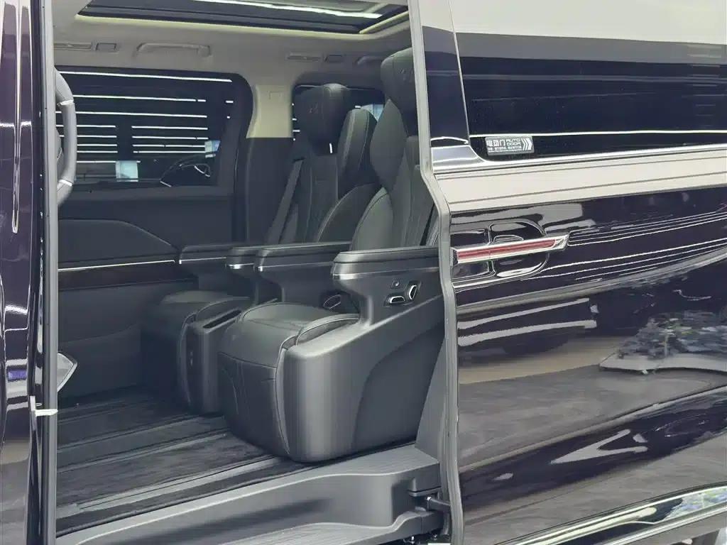 Hongqi HQ9 2023 2.0T Intelligent Flagship Edition — миниатюра 7
