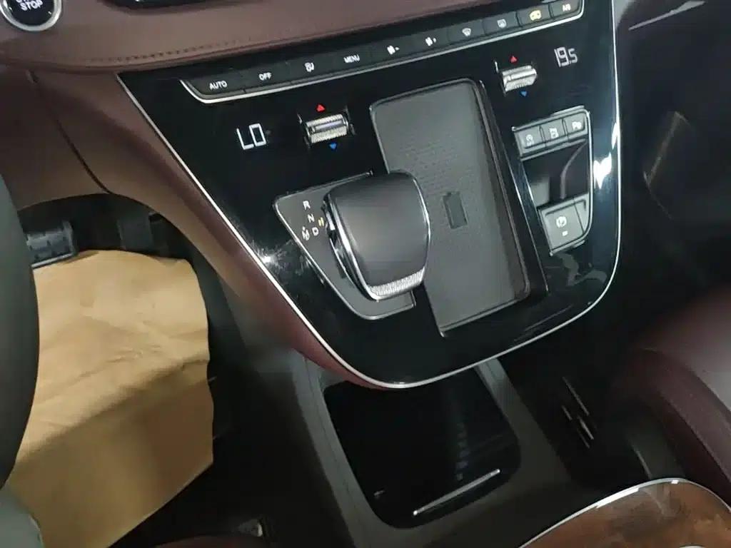 Hongqi HQ9 2023 2.0T Intelligent Flagship Edition — миниатюра 14