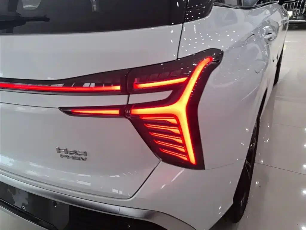 Hongqi HS3 PHEV 2025 model, 117km range, Jinwei PLUS version — миниатюра 8