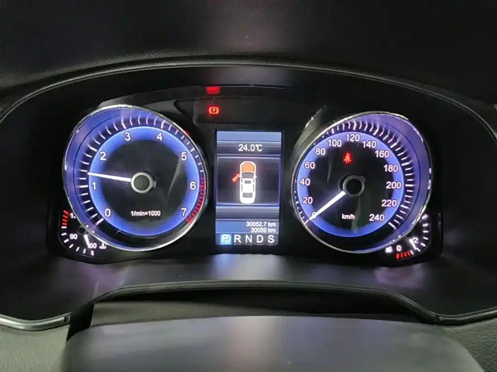 Hongqi H7 2015 3.0L Premium Edition — миниатюра 12