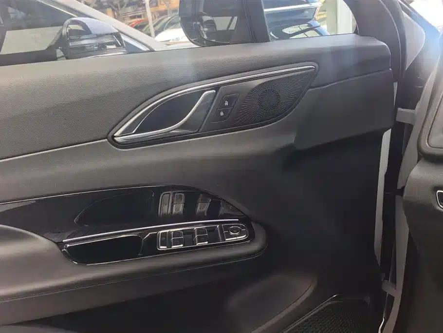 Hongqi HS3 2024 1.5T Goodness Edition — миниатюра 7
