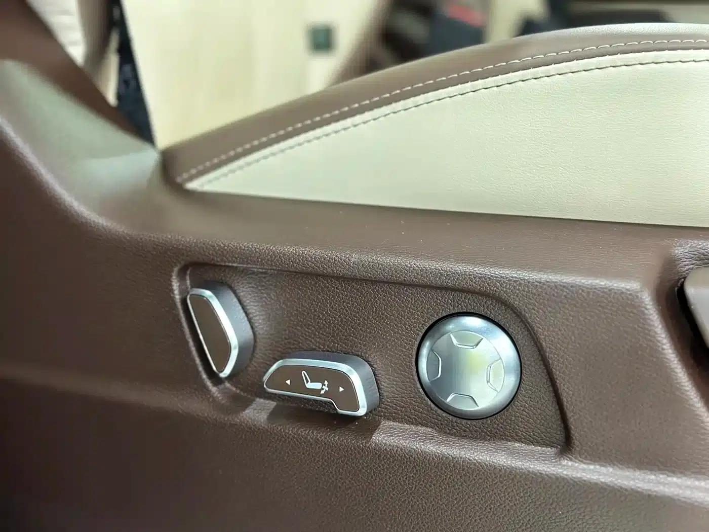 Hongqi HQ9 PHEV 2024 2.0T AWD Business Edition — миниатюра 21