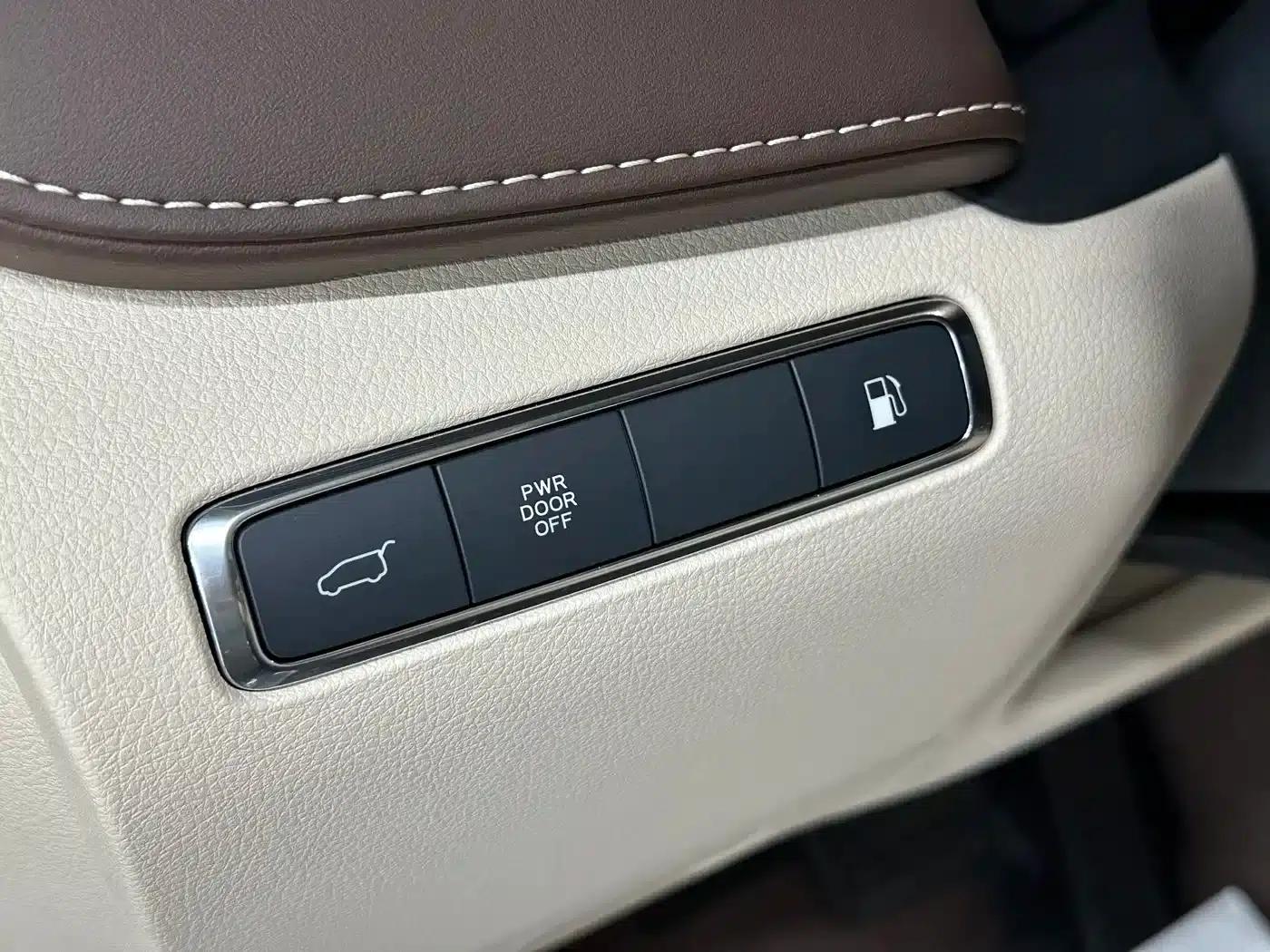 Hongqi HQ9 PHEV 2024 2.0T AWD Business Edition — миниатюра 35