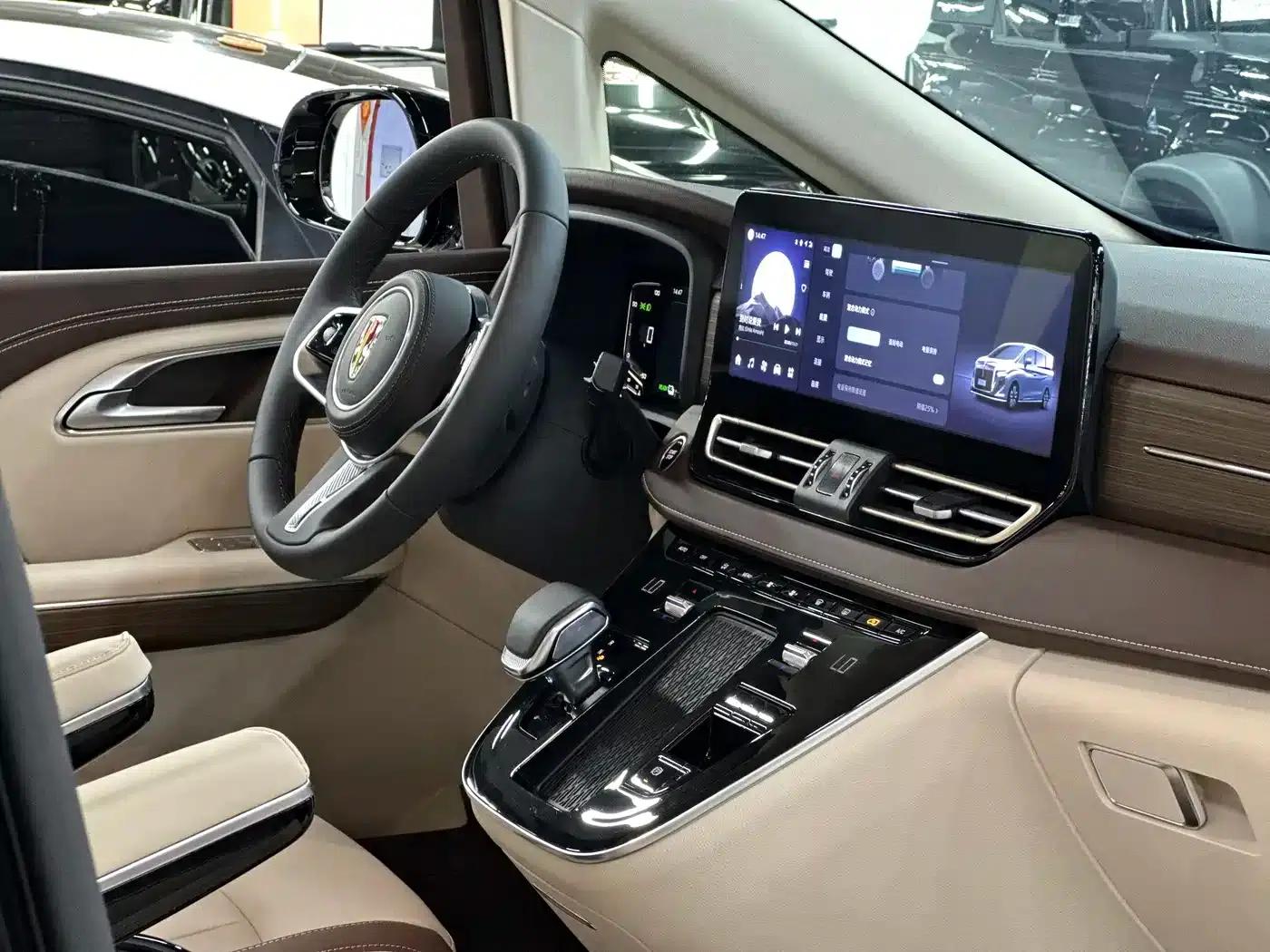 Hongqi HQ9 PHEV 2024 2.0T AWD Business Edition — миниатюра 10