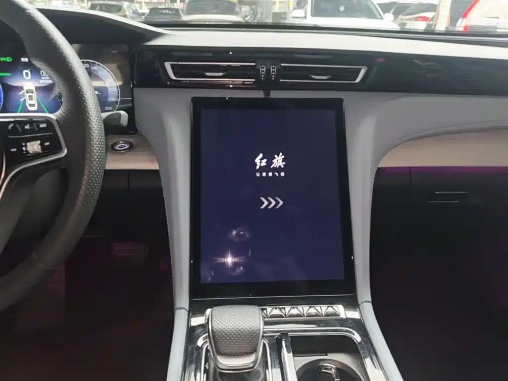 Hongqi H5 PHEV 2025 Model 170 Super Hybrid — миниатюра 13