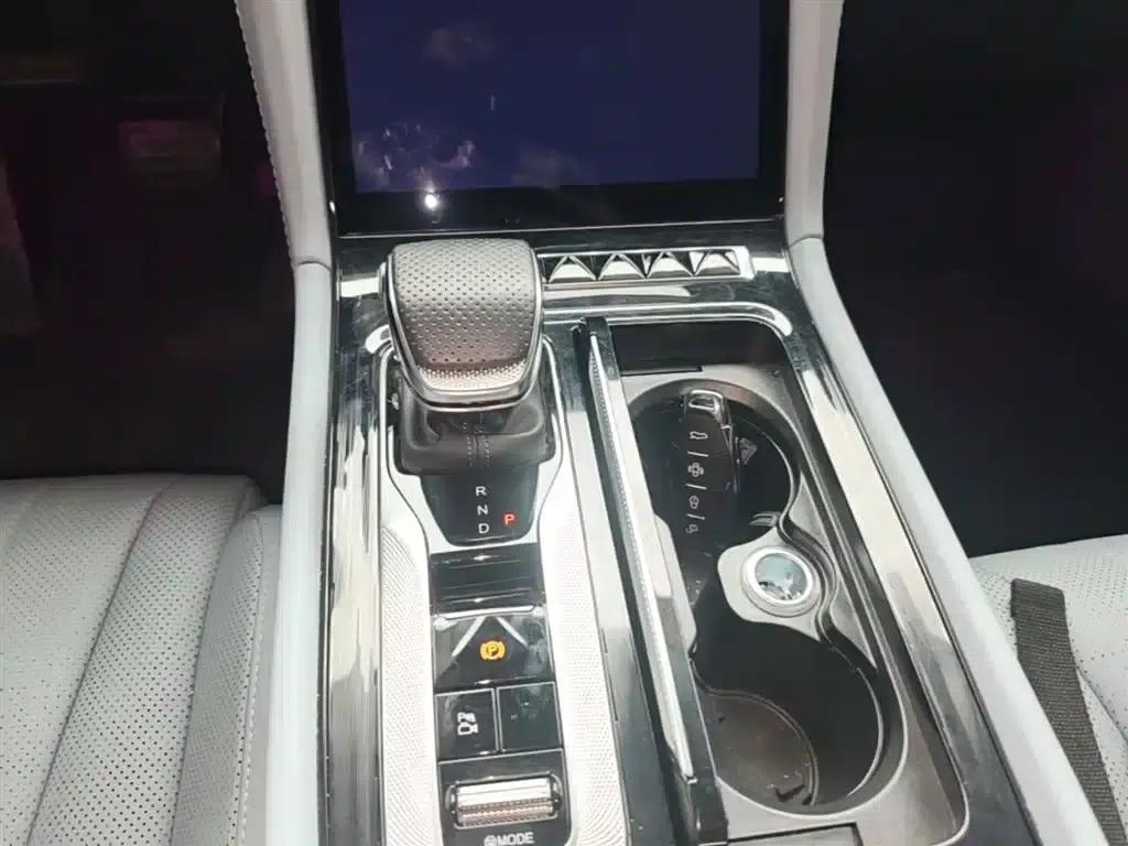 Hongqi H5 PHEV 2025 Model 170 Super Hybrid — миниатюра 14